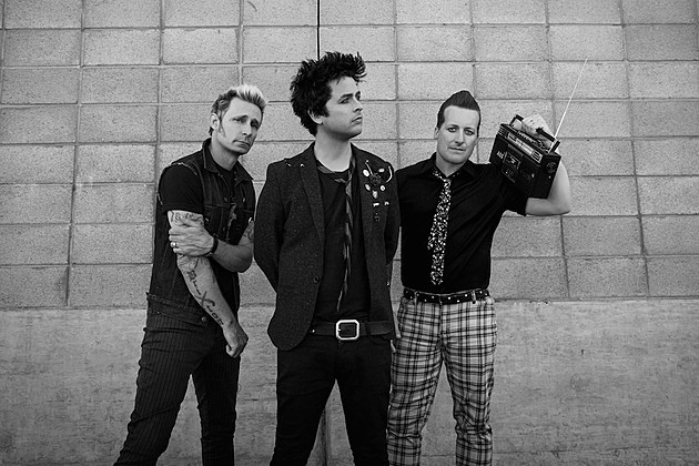 Green Day Postpone First Three Dates of Fall 2016 Tour
