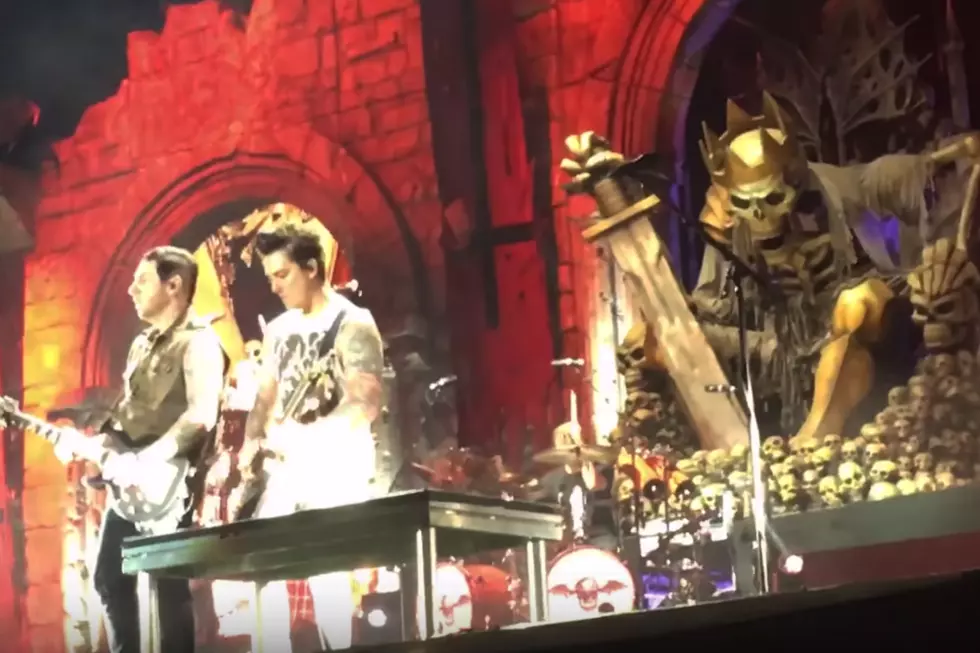 Avenged Sevenfold Perform 'The Stage' Live for First Time