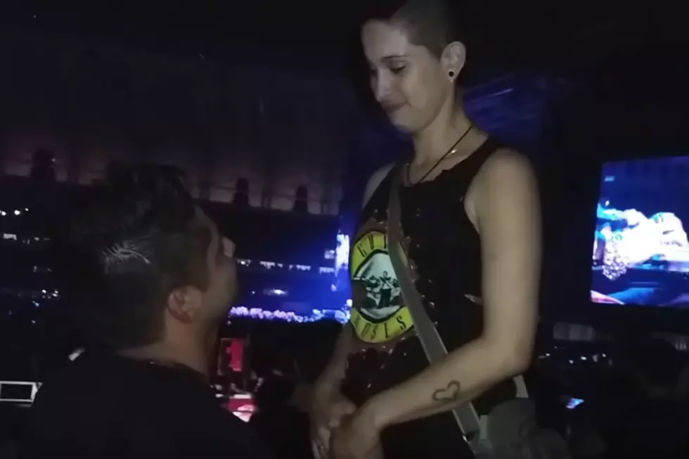Guns N’ Roses Fans Get Engaged at Brazilian Show