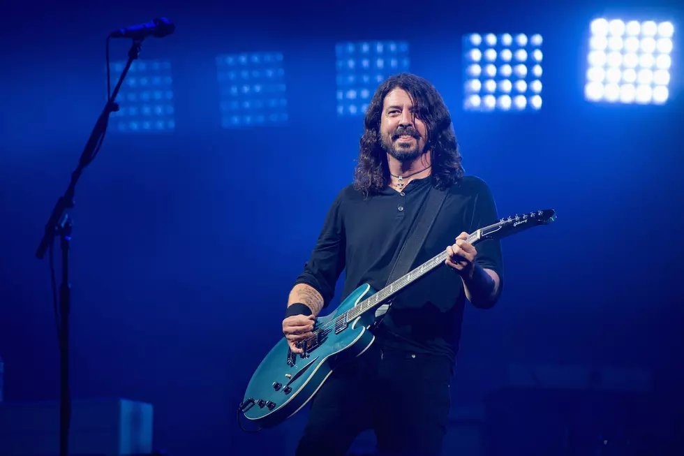 Grohl Spends Second Marathon BBQ Session Feeding L.A.'s Homeless