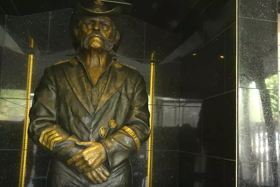‘Live to Win’ Documentary Chronicles Making of Lemmy Kilmister Statue [Watch]