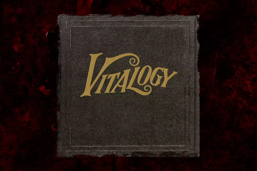 28 Years Ago: Pearl Jam Overcome Internal Strife to Release ‘Vitalogy’