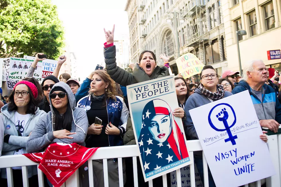 Pearl Jam + Alice in Chains Members, Frances Bean Cobain Take Part in Women’s March Against Trump