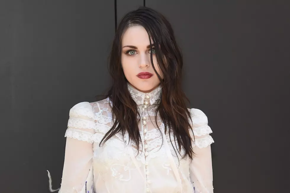 Watch Frances Bean Cobain Perform Emotional New Song