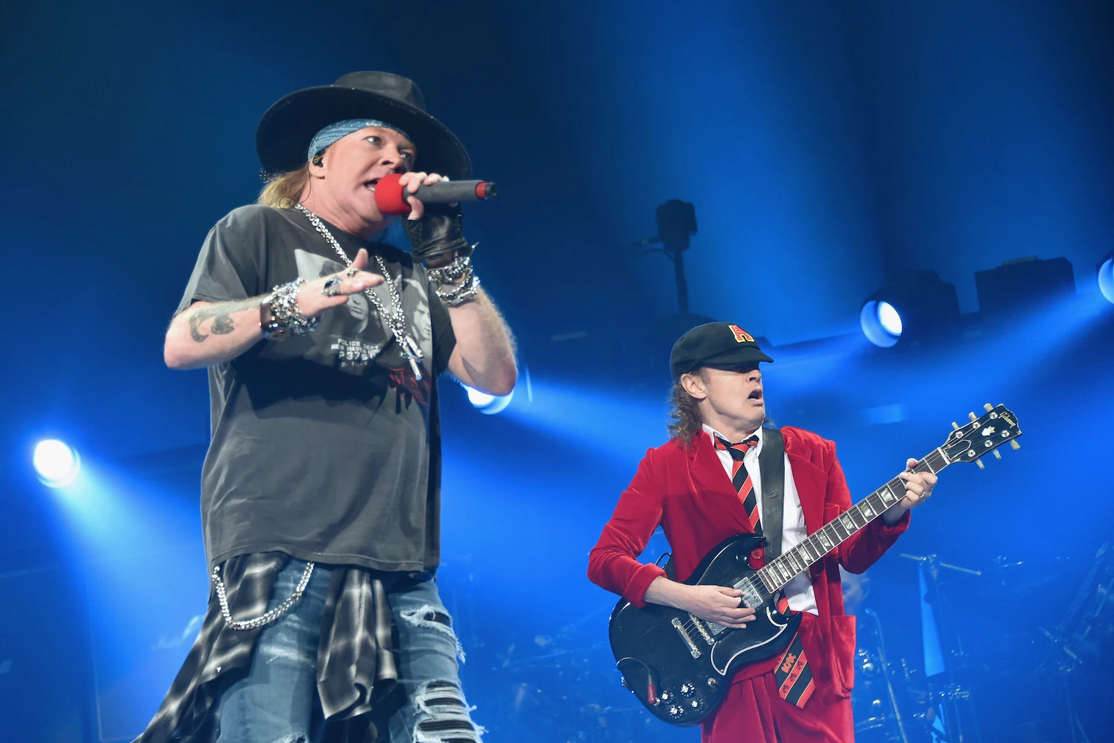 Guns N' Roses Battle Concert Delays + Joined by Angus Young in Germany