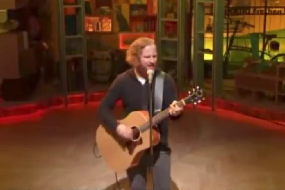 Corey Taylor Plays Acoustic Rendition of Stone Sour’s ‘Song #3′ on Japanese TV