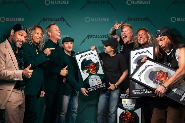 Metallica Receive &#8216;Hardwired&#8217; Platinum Plaques From &#8216;Record Executives,&#8217; Release &#8216;Now That We&#8217;re Dead&#8217; Video