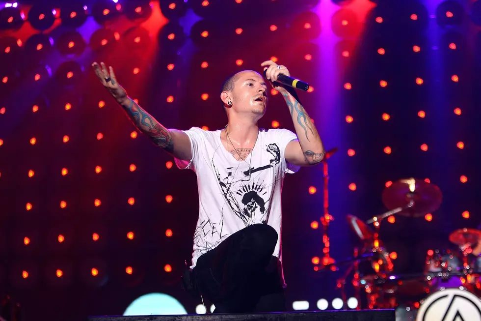 Los Angeles Holds Public Memorial for Linkin Park&#8217;s Chester Bennington