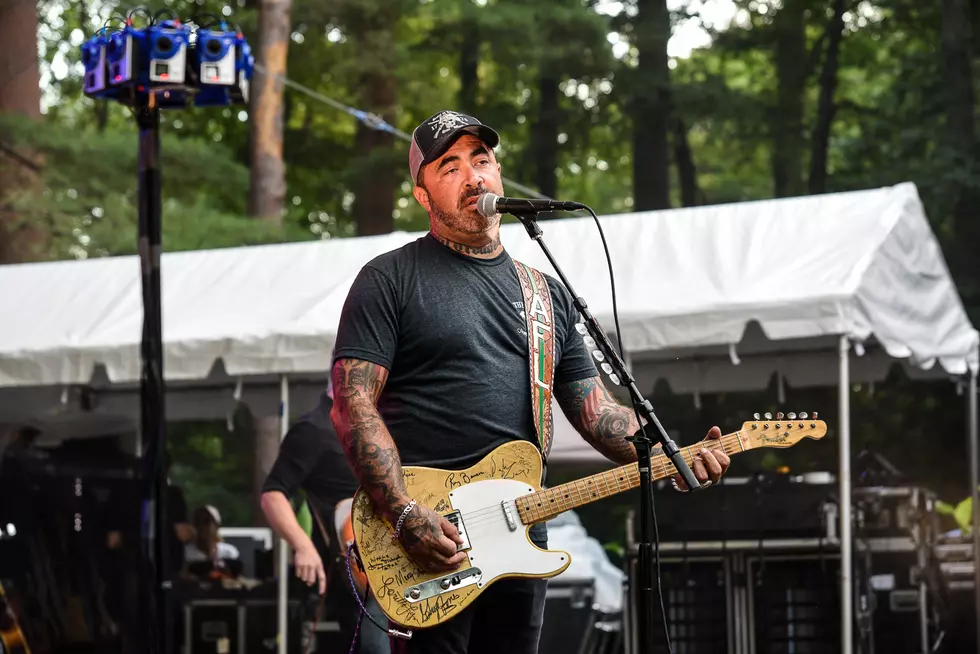 Aaron Lewis: 'Pretty Brutal,' 'Heavy' Album if Staind Return