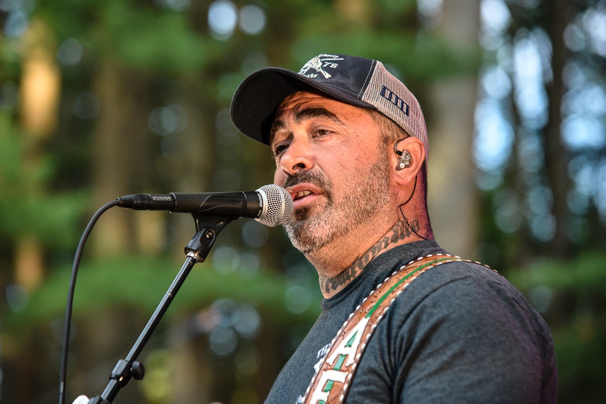 Aaron Lewis Confirms Staind Are Working on New Music