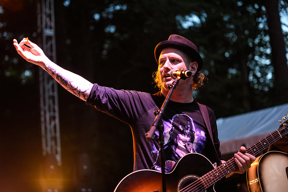 Corey Taylor Plays Different Genres to Find the Perfect Lyric