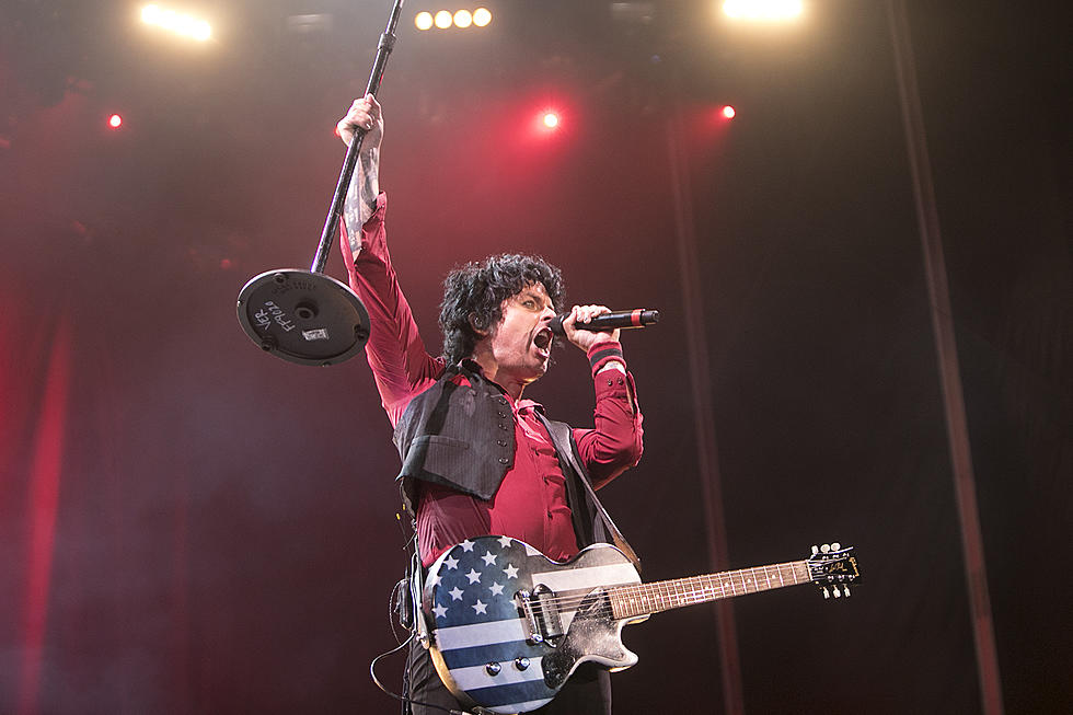 Green Day’s Billie Joe Armstrong Calls Trump ‘Bats–t Crazy,’ Says Democrats ‘Don’t Have Any Cojones’