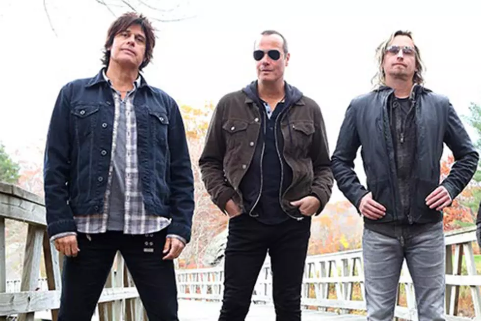 STP 'Making Music' With New Singer
