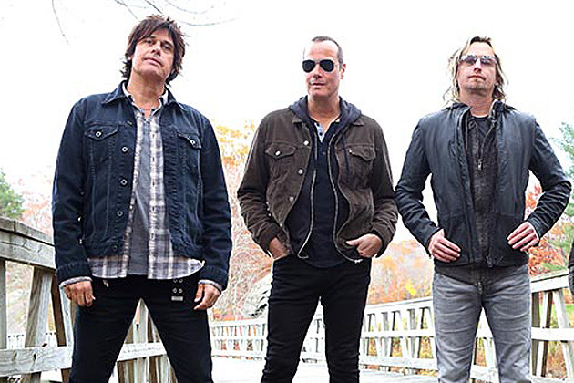 Stone Temple Pilots &#8216;Making Music&#8217; With New Singer, Hope to Put Out New Record Soon