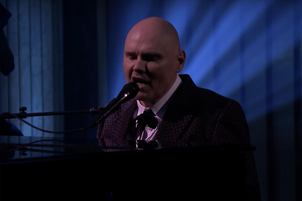 Billy Corgan Performs &#8216;Aeronaut&#8217; on &#8216;The Tonight Show Starring Jimmy Fallon&#8217;