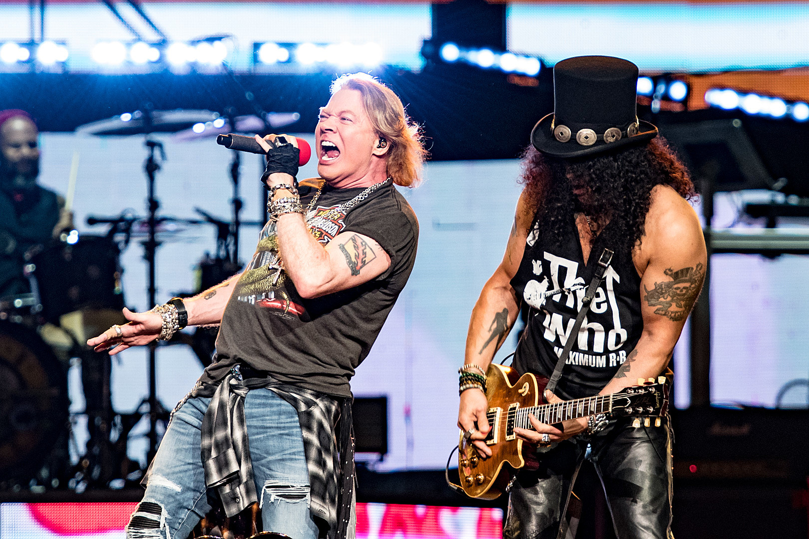 Slash says he's not in favour of a Guns N' Roses biopic