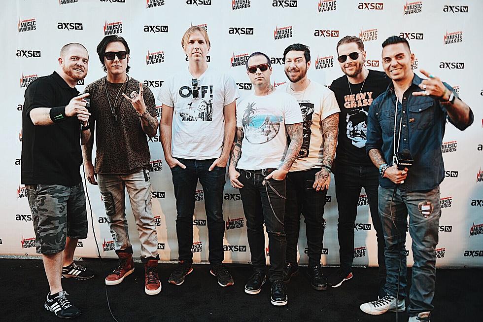 See Photos of Rock + Metal Stars From the 2017 Loudwire Music Awards Black Carpet!