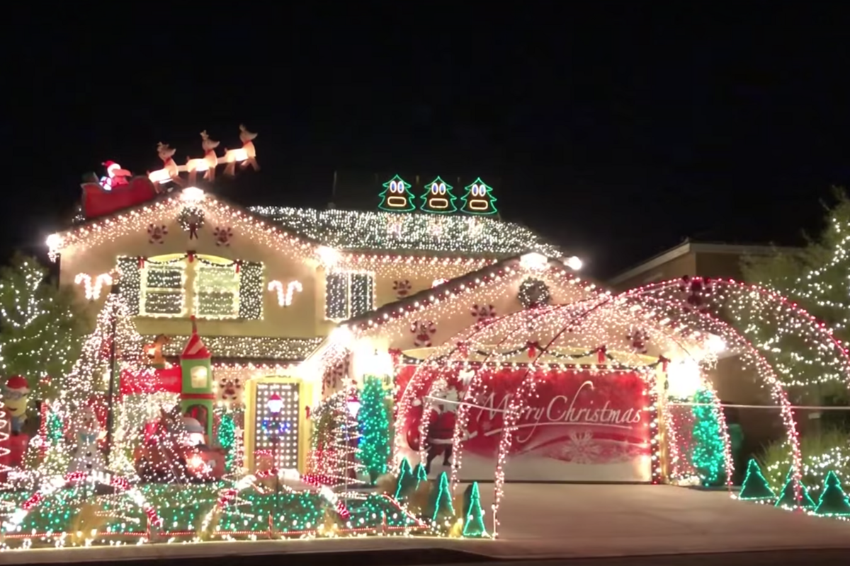 Get 'Thunderstruck' With AC/DC Synced Christmas Light Displays