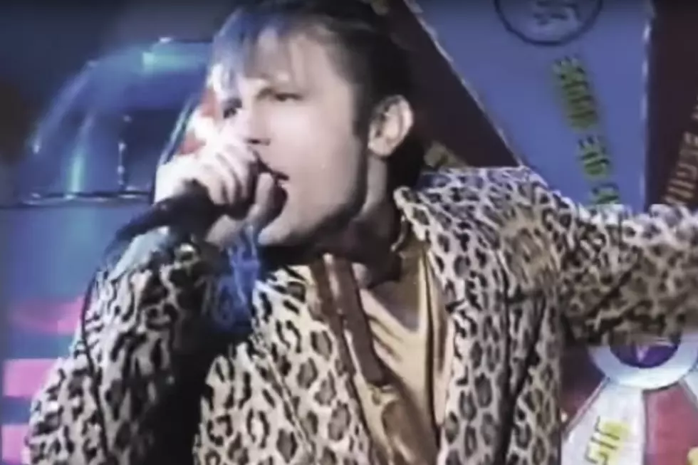 That Time Bruce Dickinson Wore a Leopard Print Suit and Sang Tom Jones’ ‘Delilah’ on TV