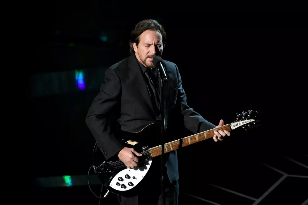 Eddie Vedder Performs Tom Petty’s ‘Room at the Top’ for Oscar ‘In Memoriam’ Segment