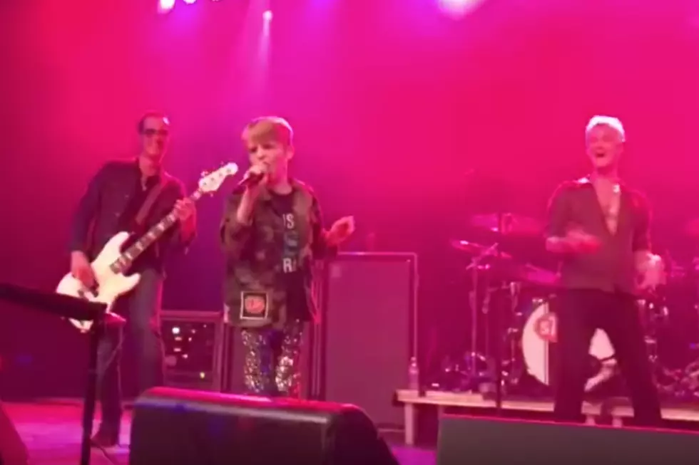 Watch a Nine-Year-Old Front Stone Temple Pilots Live
