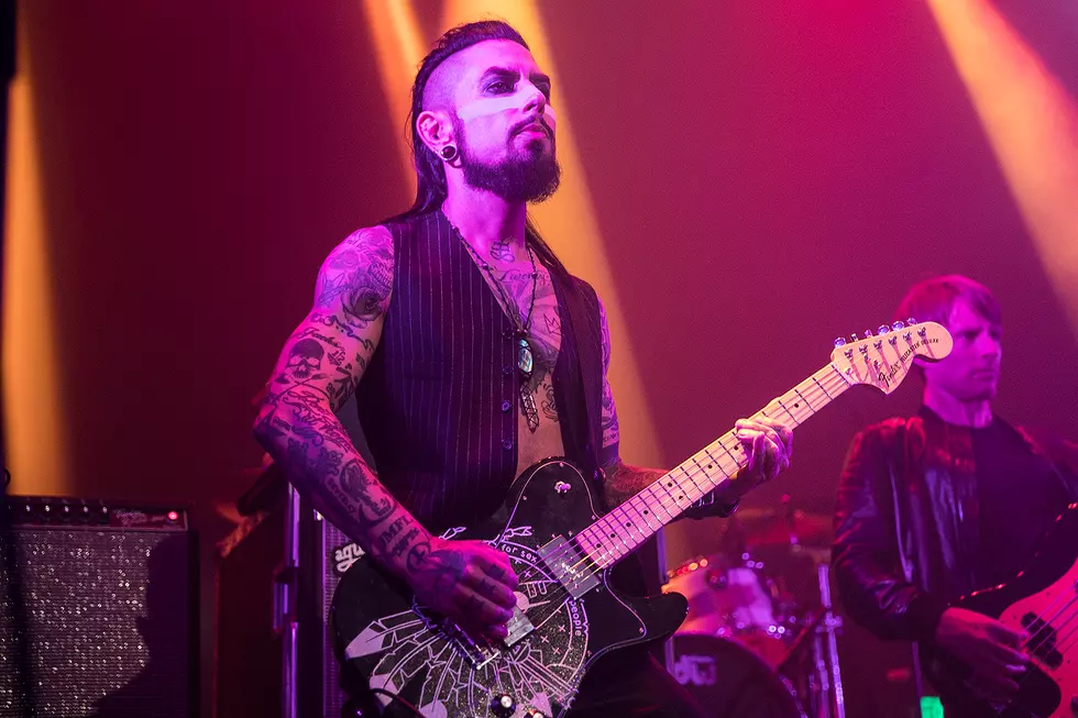 Dave Navarro Selling Art Prints to Benefit Homeless Community