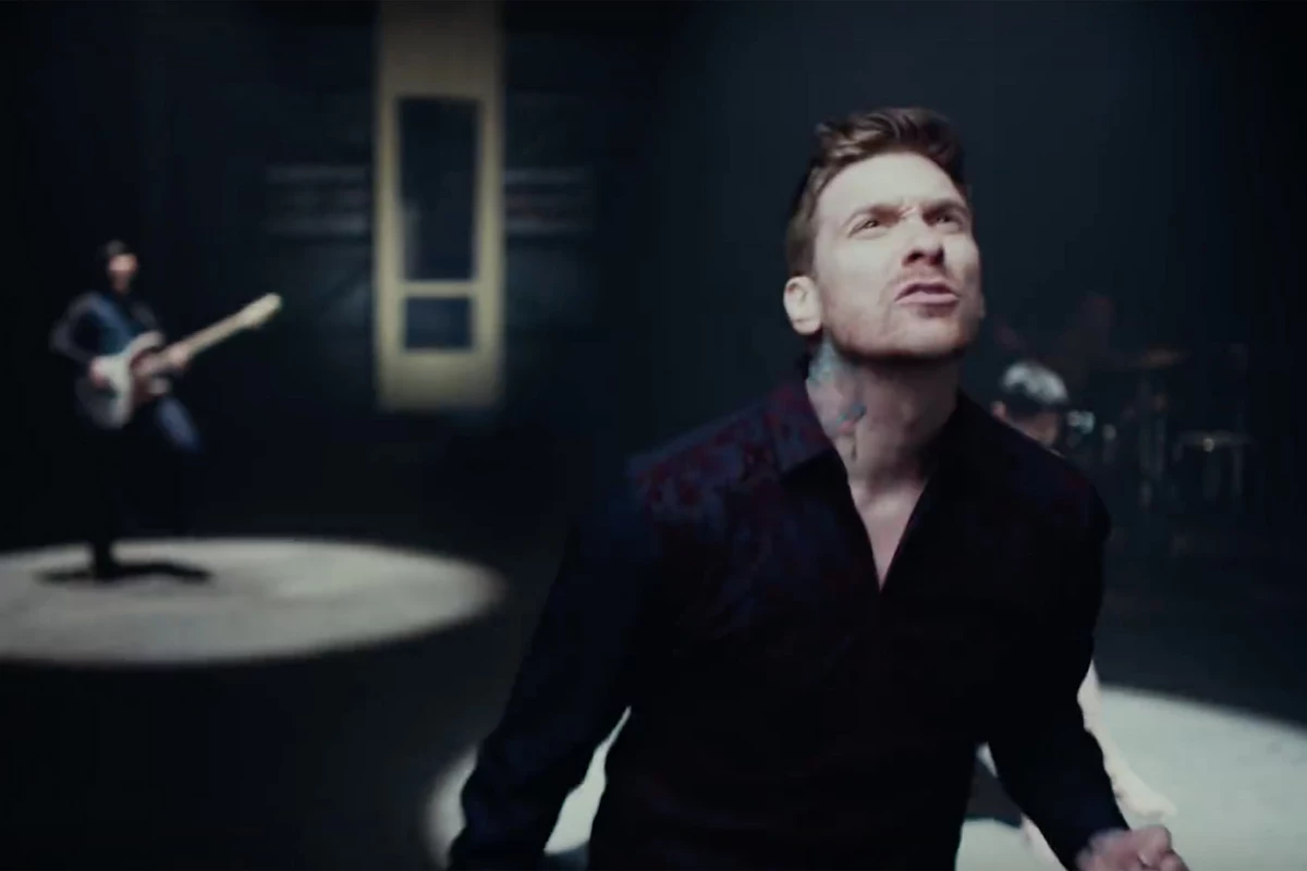 Shinedown Plugged in to Technology Overlords in 'The Human Radio'