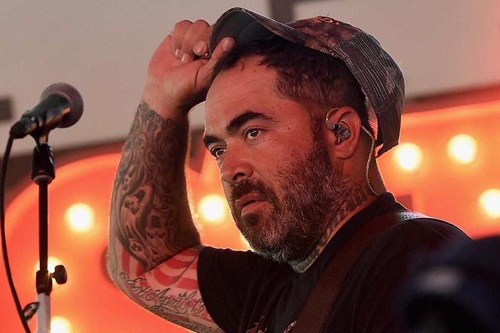 Aaron Lewis Releases Evangelical Anthem &#8216;Everybody Talks to God&#8217;