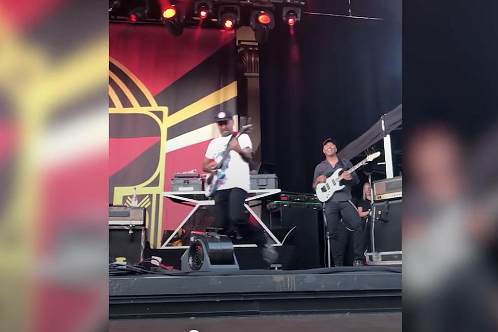 Swedish Rage Against the Machine Fan Subs in on Guitar for Tom Morello on &#8216;Bulls on Parade&#8217;