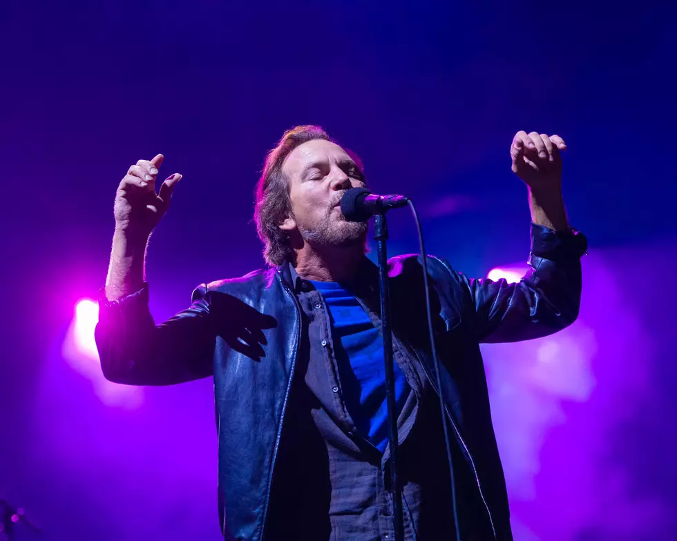 Pearl Jam Honor John McCain, Tom Petty at Fenway Park