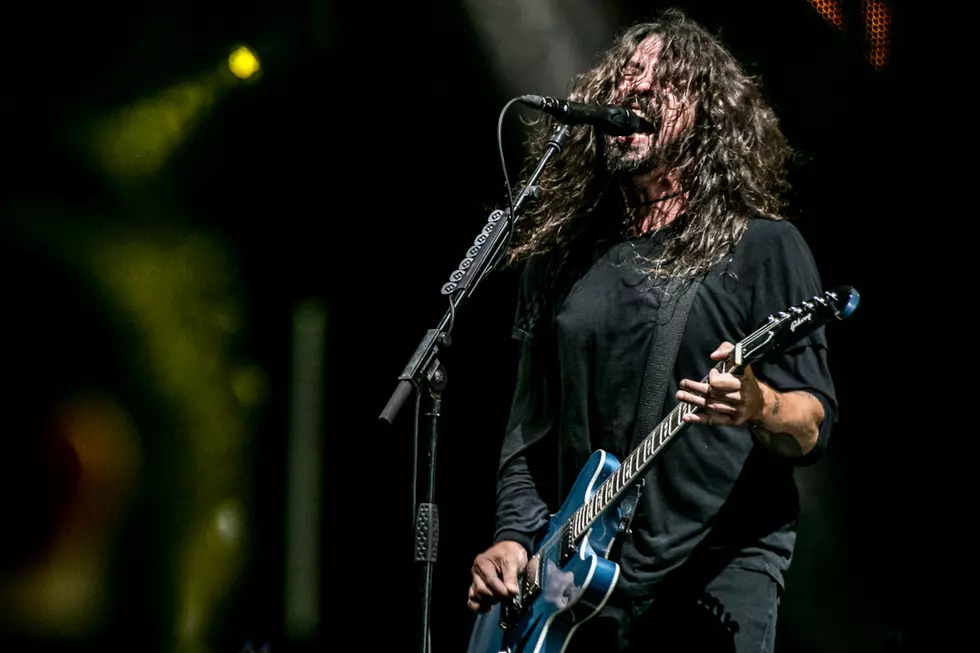 Foo Fighters&#8217; Dave Grohl Falls From Stage in Las Vegas
