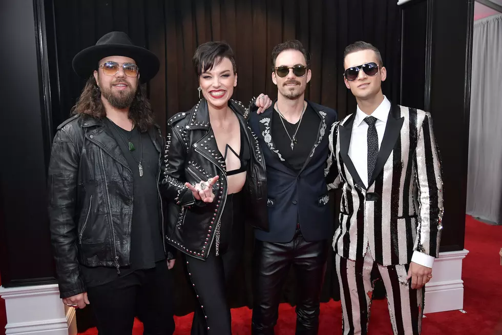 Grammy Photos: Rockers Dress Up for Music&#8217;s Biggest Night