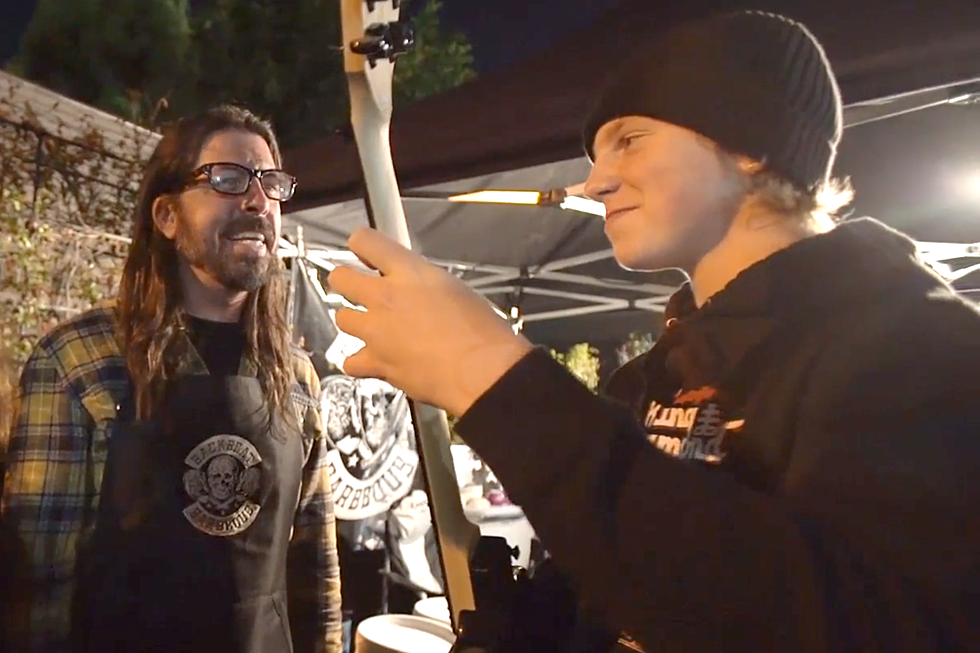 Watch Dave Grohl Make a Young Fan’s Day + Cook BBQ at Dimebash 2019