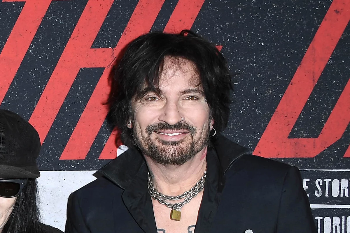 Motley Crue's Tommy Lee Fires Back at Critical 'The Dirt' Review