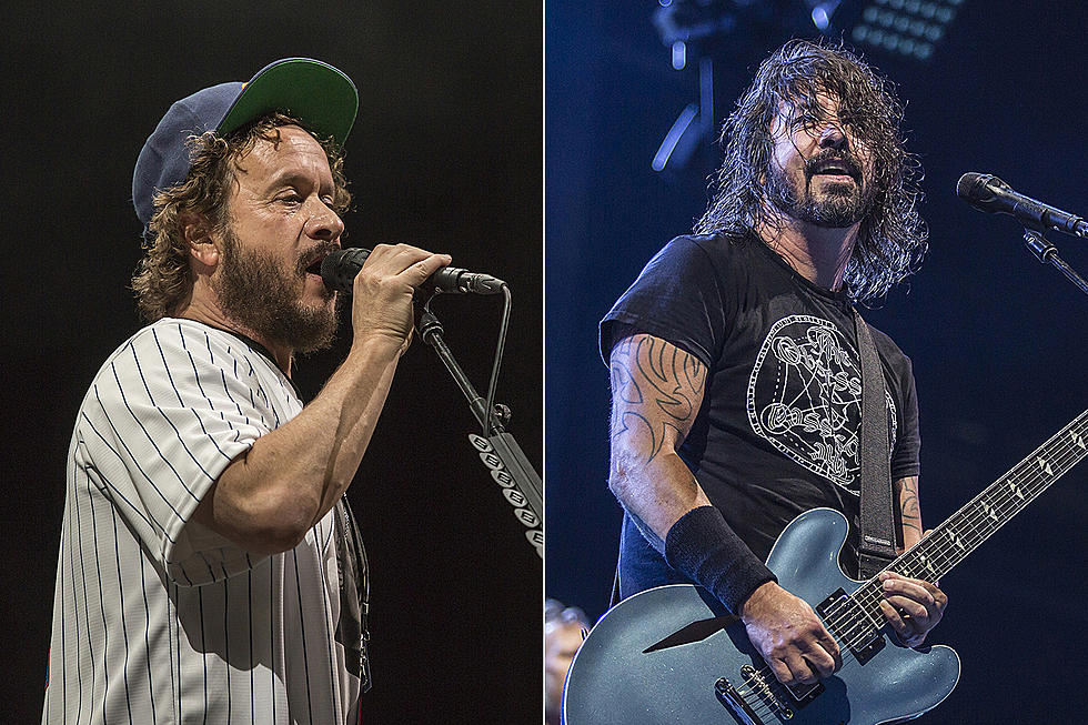 Pauly Shore Joins Foo Fighters Onstage for Weird, Wonderful Tribute to Comedian&#8217;s Late Father