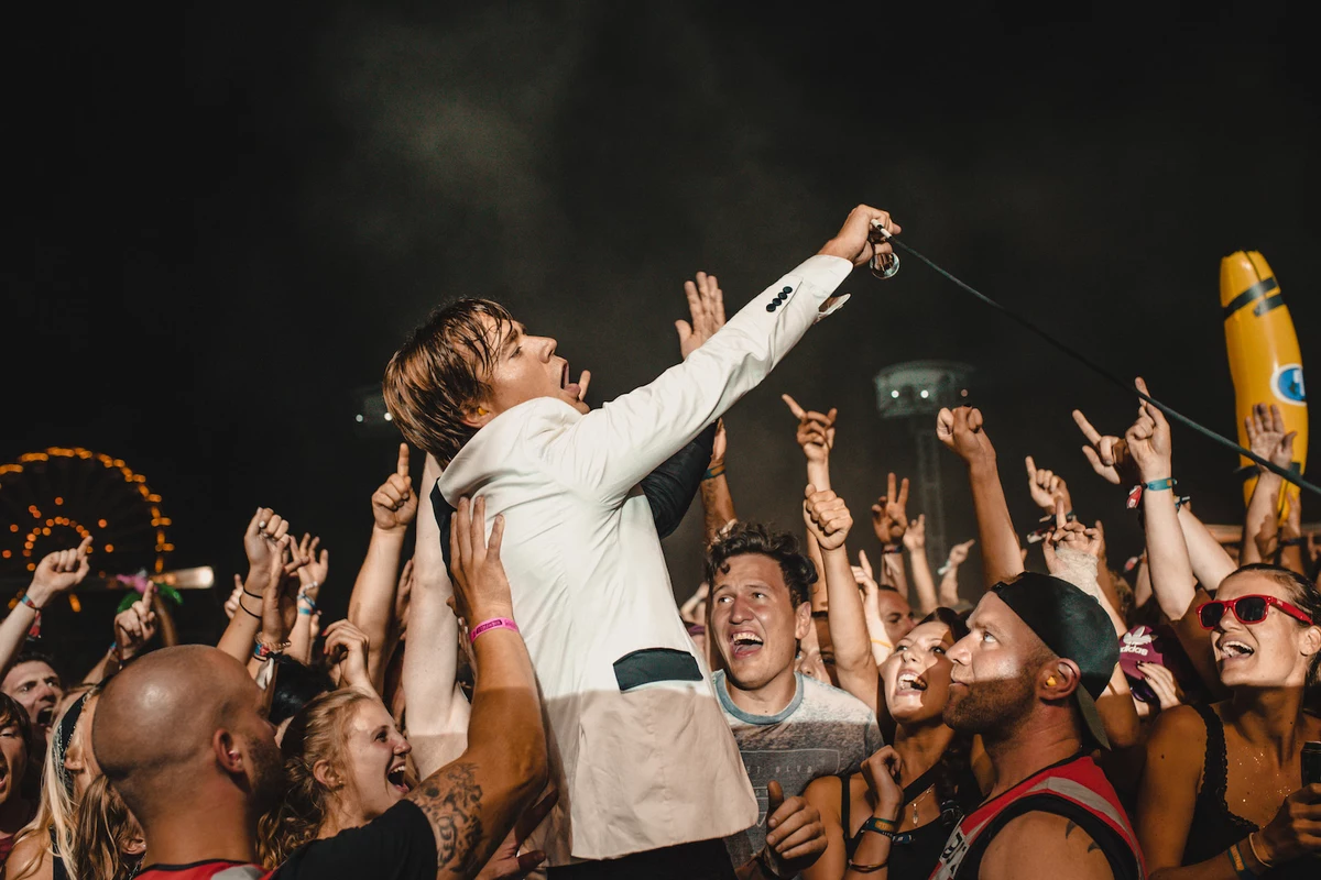 the hives band tour