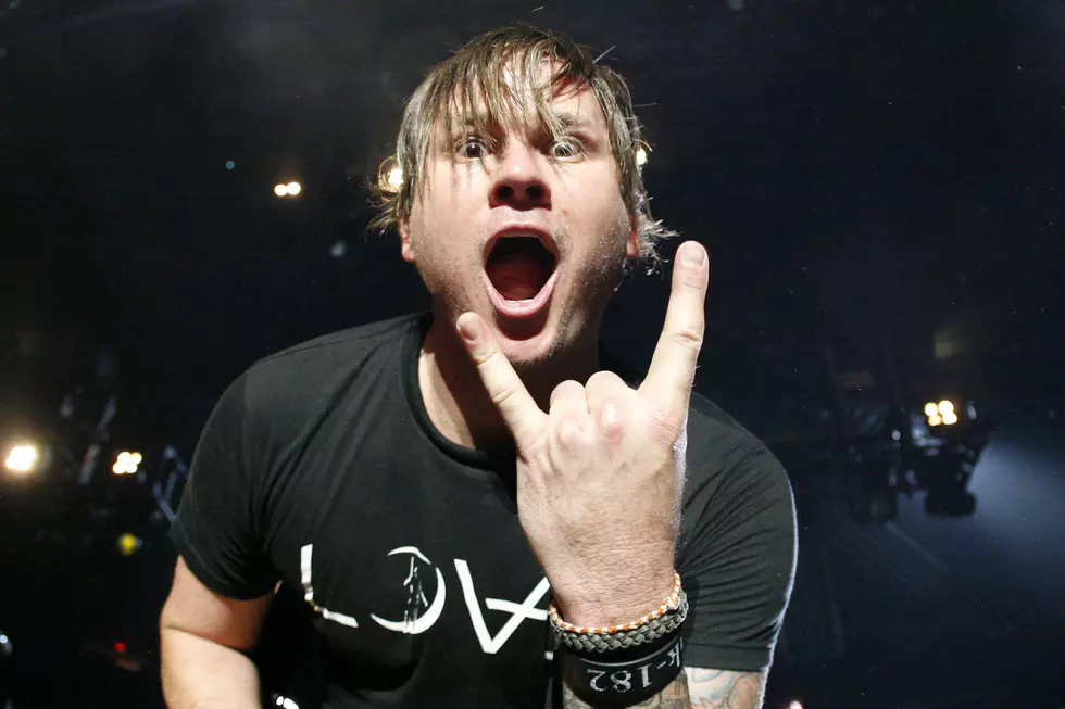 Tom DeLonge Officially Returns to Blink-182