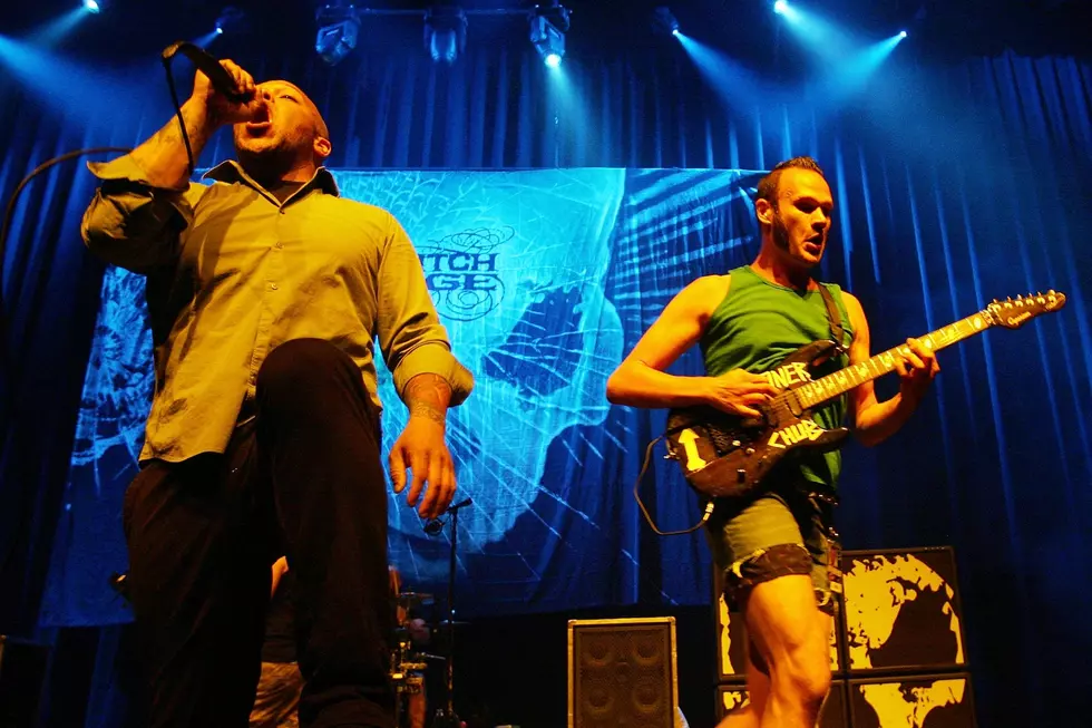 Watch Killswitch Engage Reunite Onstage With Former Vocalist Howard Jones