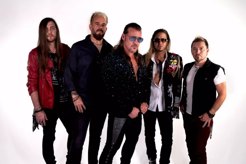 Real Family Orgy Vintage Porn - Fozzy Return With Gritty Rocker 'Nowhere to Run'