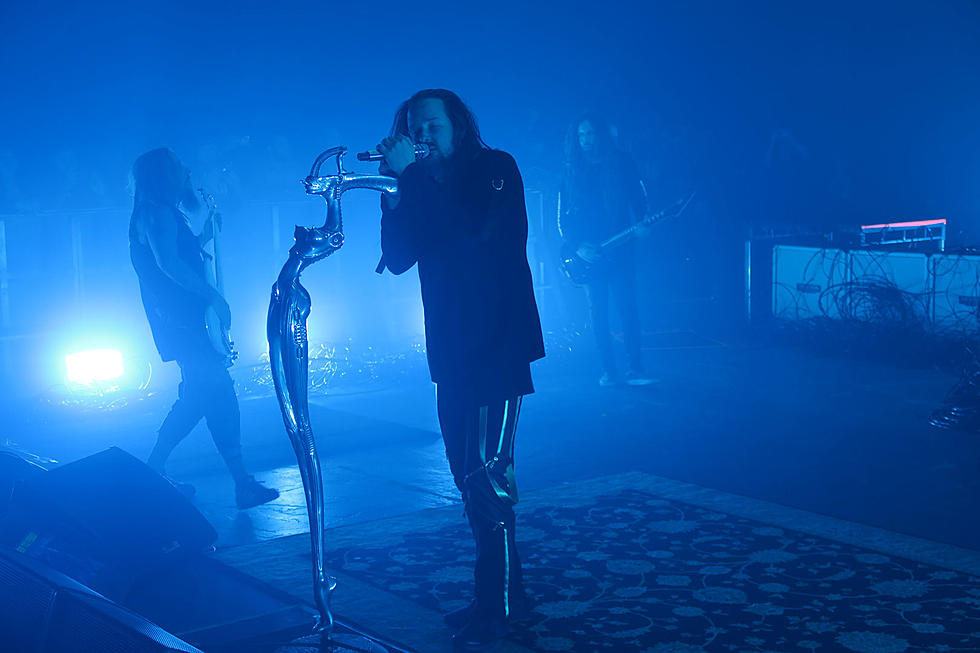 Korn Give That Extra &#8216;Something&#8217; for &#8216;The Nothing&#8217; in Los Angeles