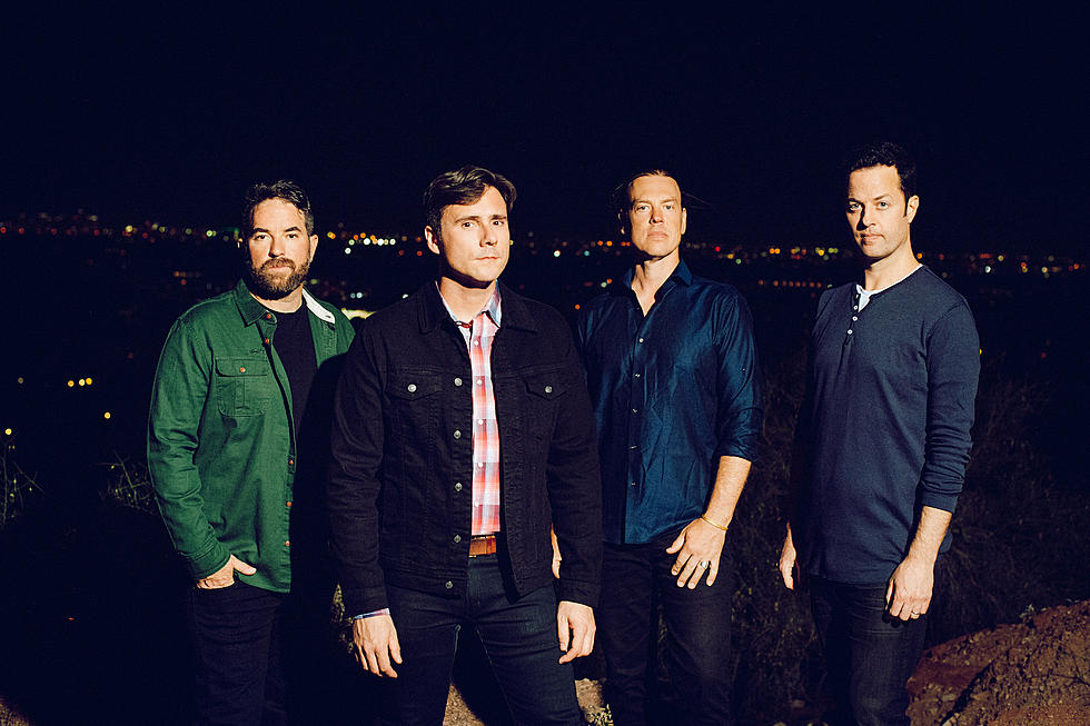 Jimmy Eat World Announce &#8216;Surviving&#8217; Album, Share Two New Tracks