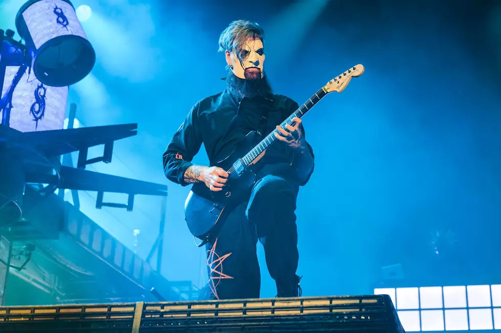 Jim Root Got a Guitar Over 10 Years Ago + Never Opened The Box