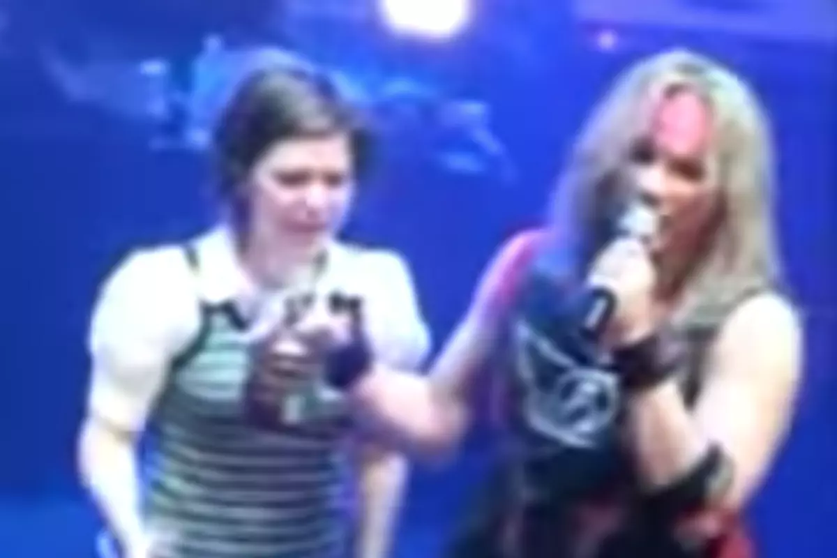 That Time Kelly Clarkson Got Drunk, Sang GN'R With Steel Panther1200 x 800
