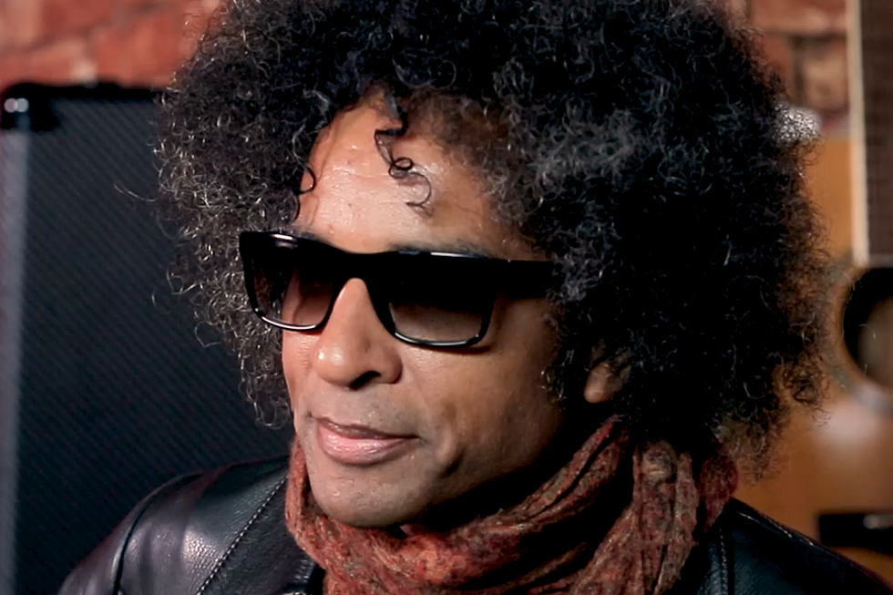 Alice in Chains' William DuVall Plays Jimi Hendrix + Ace Frehley