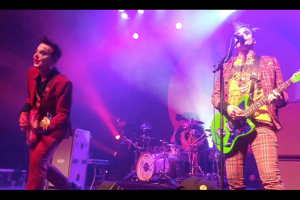 Watch Blink-182 Cover Misfits While Dressed as &#8216;Joker&#8217; for Halloween