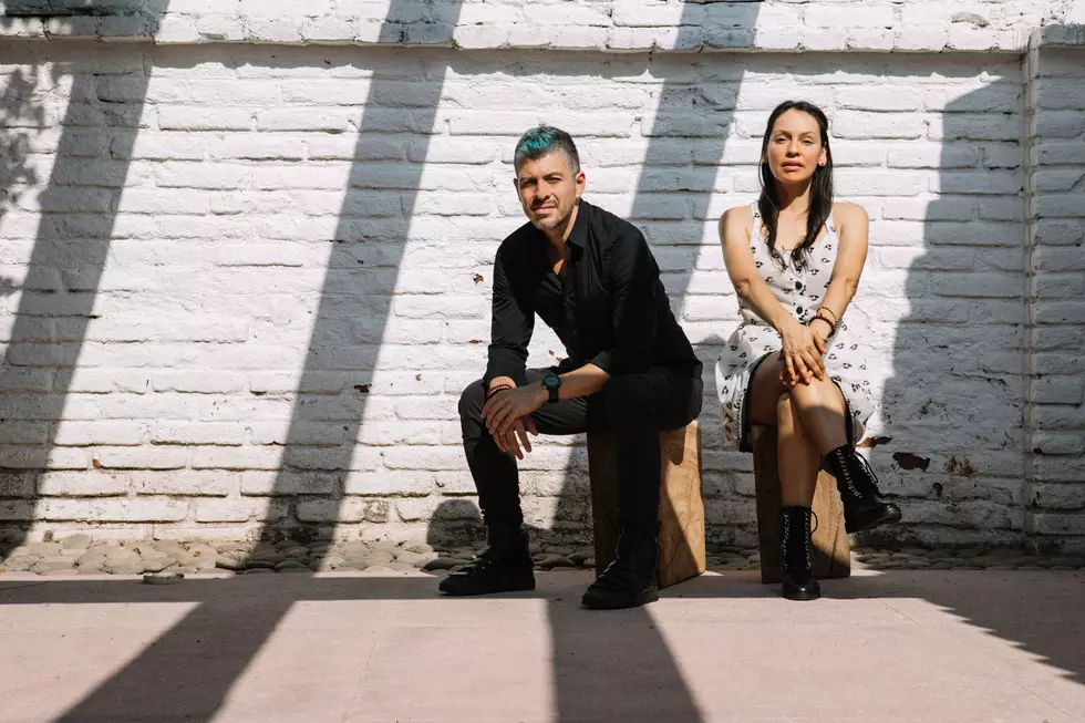 Rodrigo y Gabriela Share Unplugged Cover of Metallica's 'Battery'