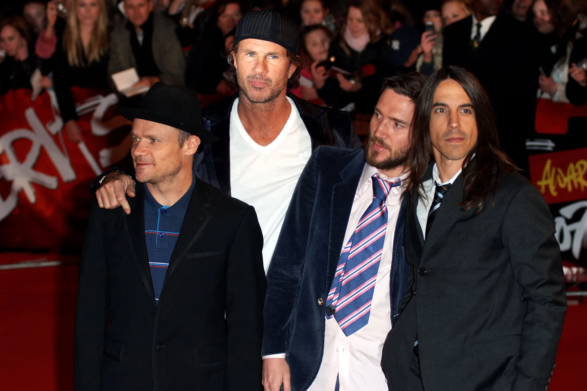 Hot Chili Peppers Reuniting With Guitarist Frusciante