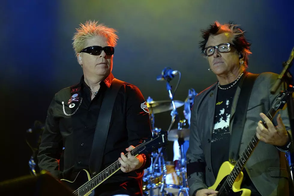 The Offspring Cover 'Christmas (Baby Please Come Home)'