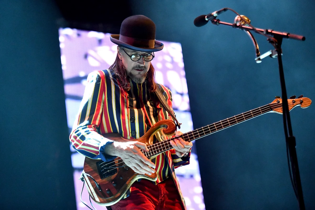 Primus Playing Rush's 'A Farewell to Kings' in Full on Tour