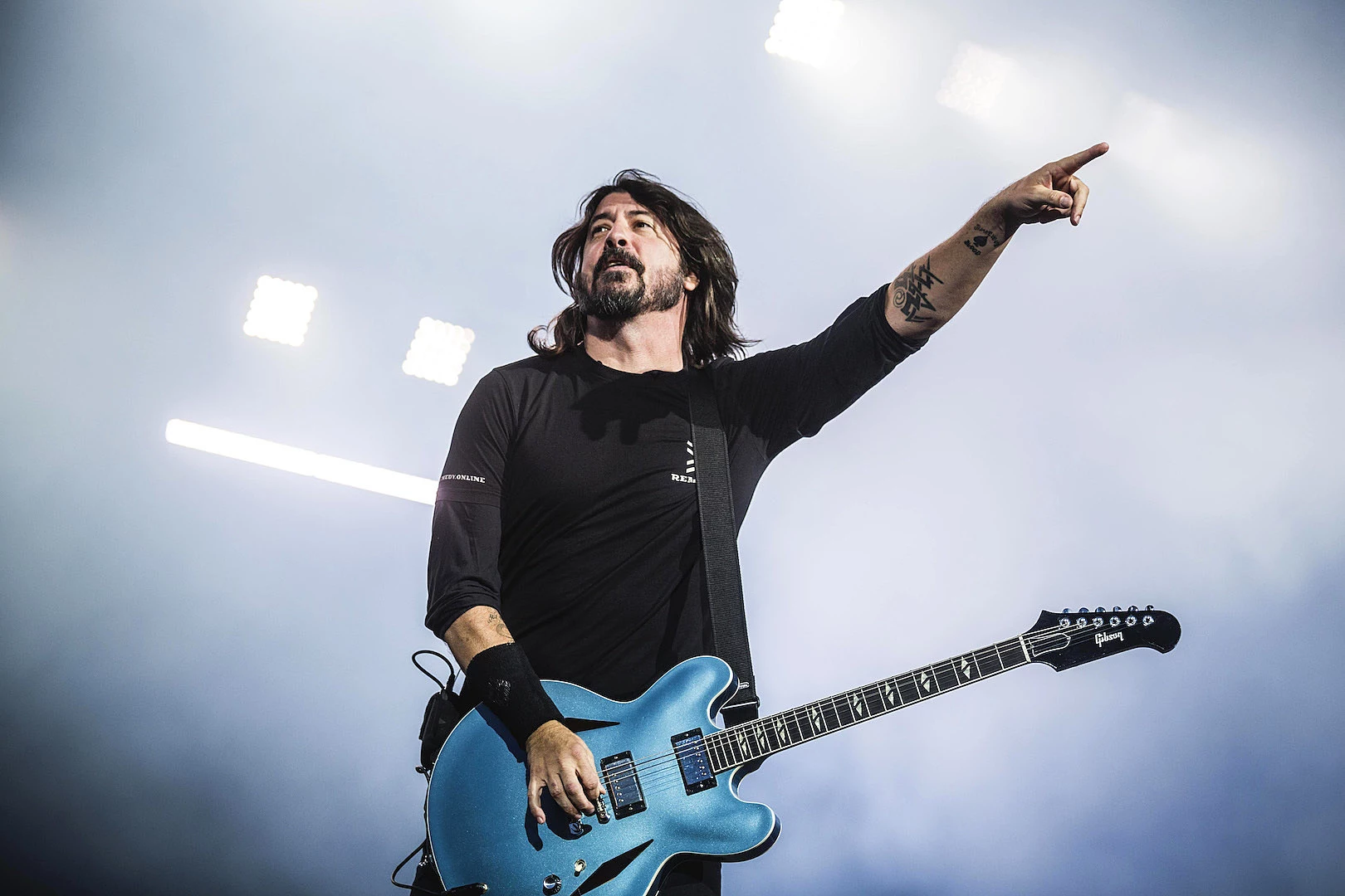 I am a River lyrics photo Dave Grohl Foo fighters march 2015  Foo fighters  dave grohl, Foo fighters nirvana, Foo fighters dave